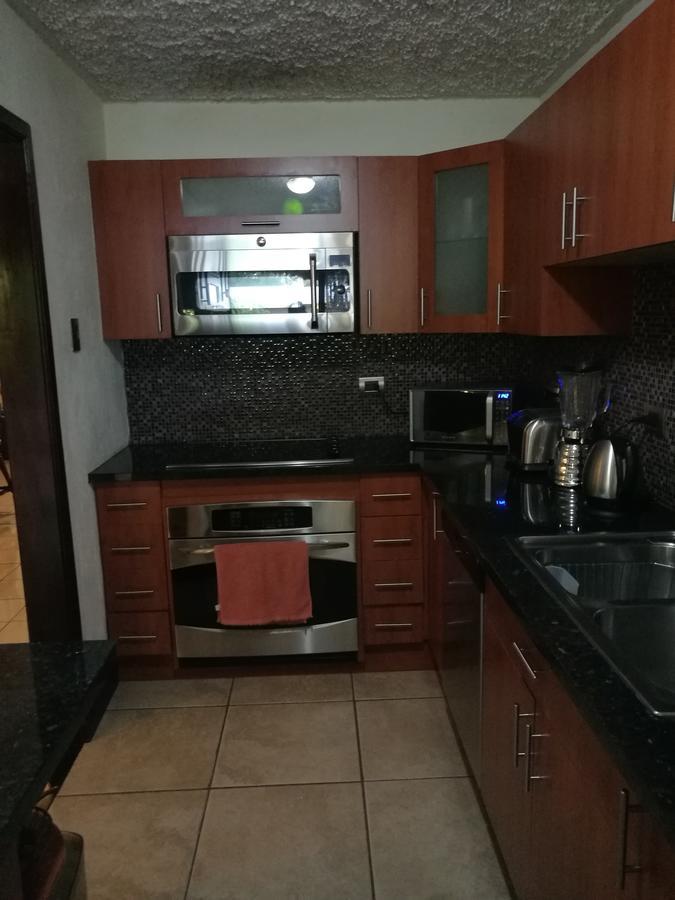 Апартаменты Casa Familiar La Arboleda Гватемала Экстерьер фото